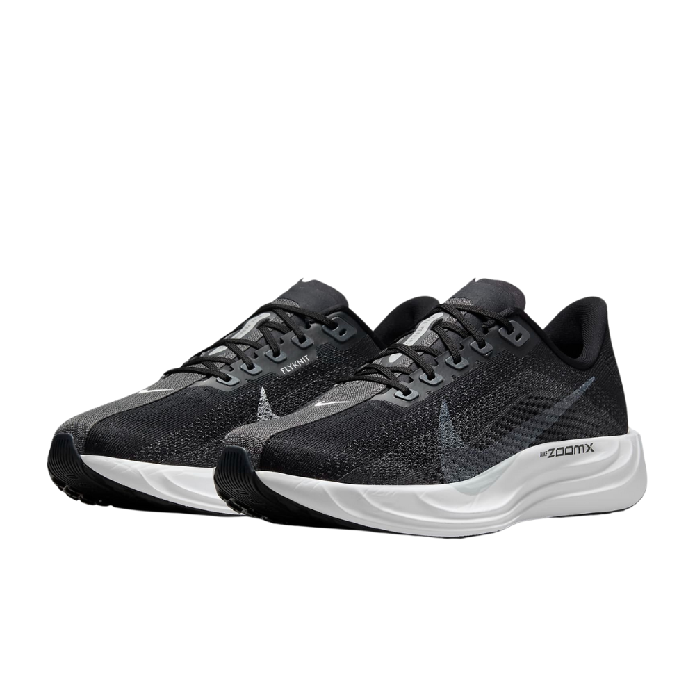 Pegasus Plus Men's :Black | White