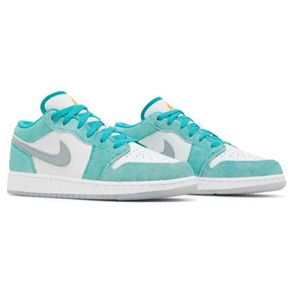 Nike Grade School Womens Air Jordan 1 Low SE Sneakers - 'New Emerald'