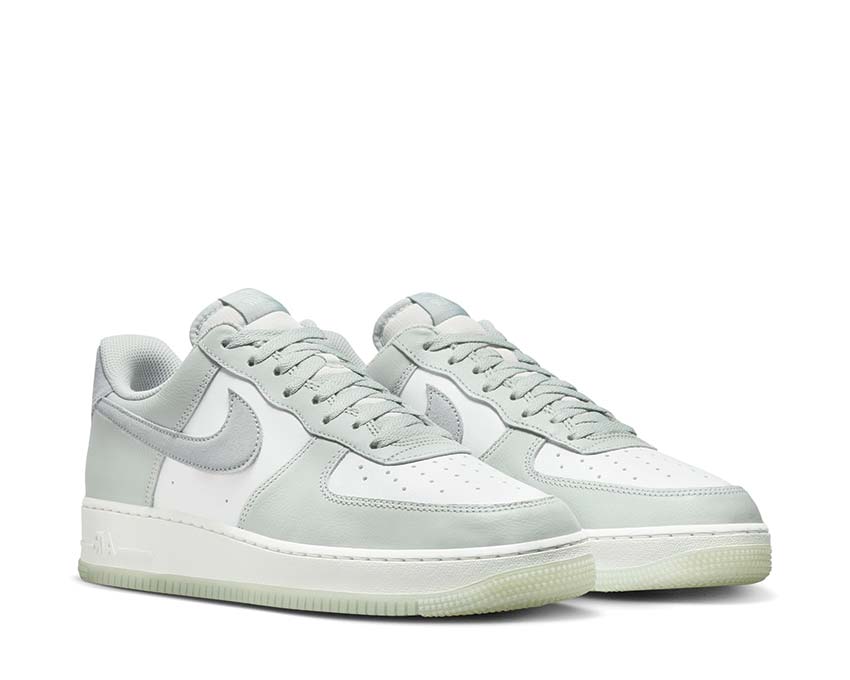 Nike Air Force 1 '07 LV8
