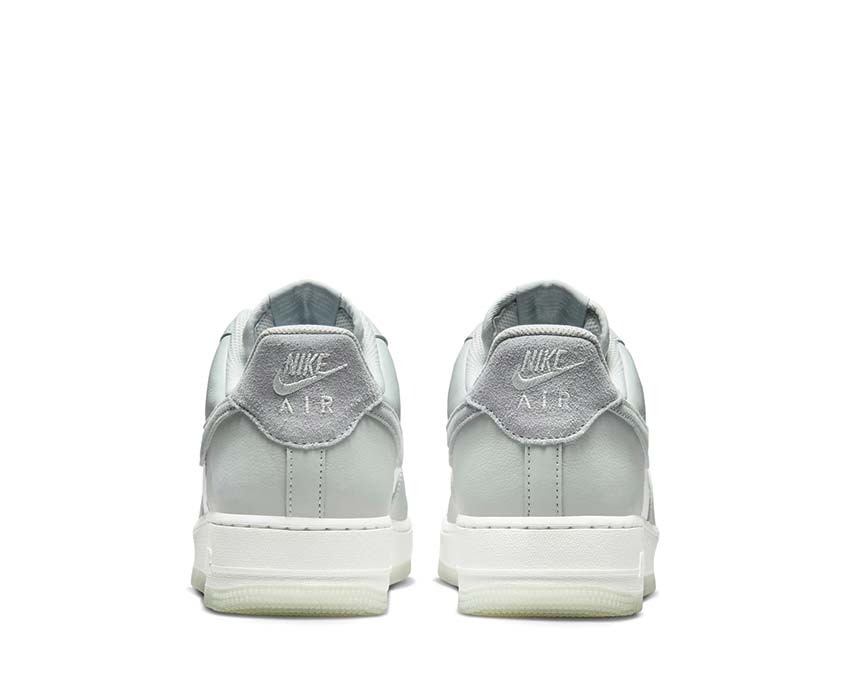 Nike Air Force 1 '07 LV8