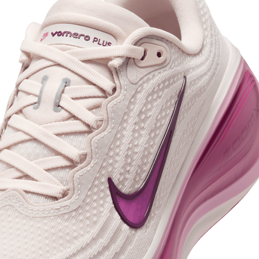 Vomero Plus Women's :Silt Red | Bordeaux